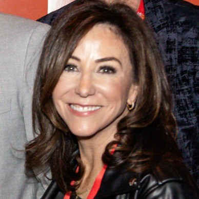Headshot of Luanne Tierney, CMO, Mission (a CDW company)